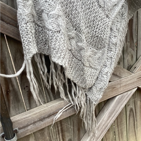 Rave cover up shawl/poncho one size fits all 2 pieces - Picture 11 of 13